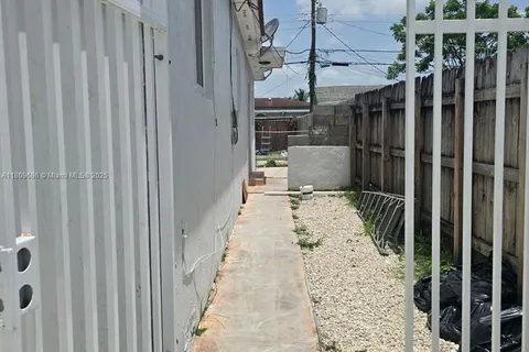 375 W 56th St, Hialeah FL 33012