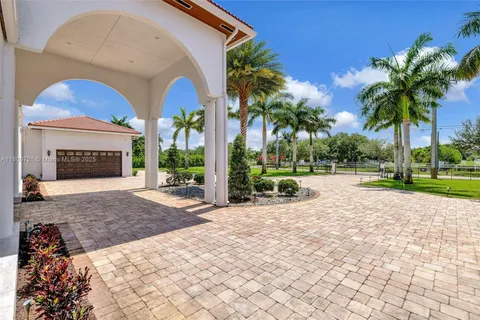 4610 SW 178th Ave, Southwest Ranches FL 33331