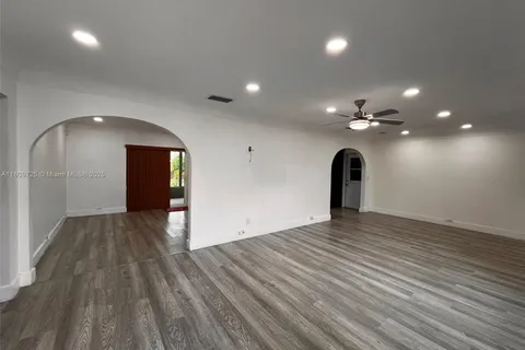 4888 NW 8th Ct, Plantation FL 33317