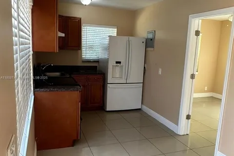 1909 Plunkett St # 4, Hollywood FL 33020