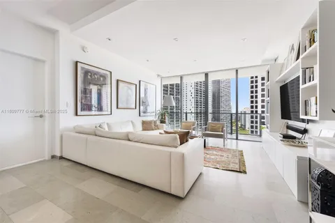 68 SE 6th St # 1703, Miami FL 33131