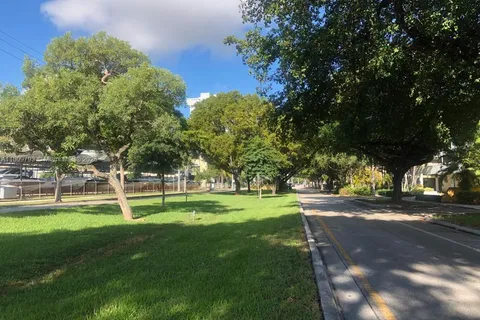 1975 NE 135th St # 2D, North Miami FL 33181