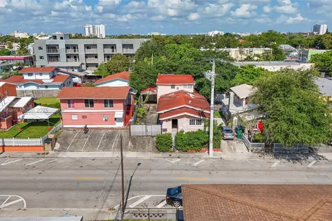 226 NW 16th Ave, Miami FL 33125