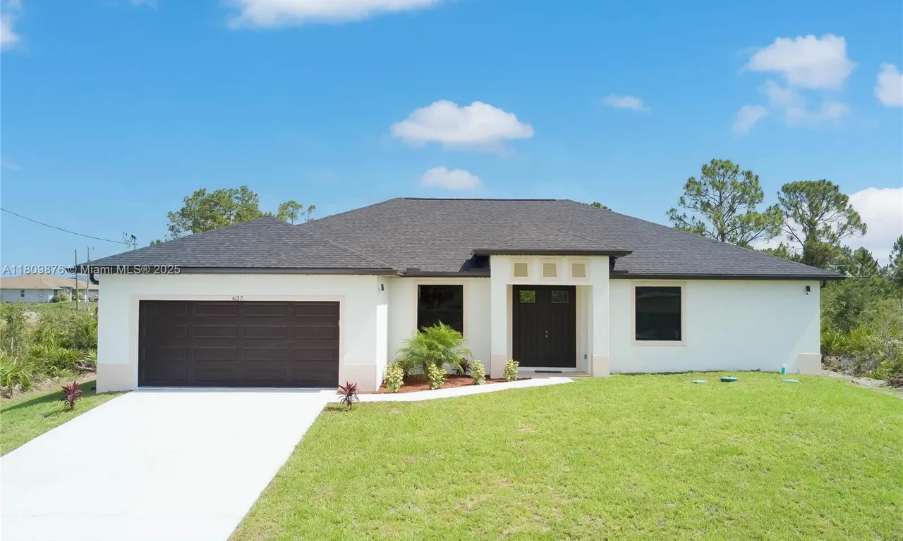 637 CARDINAL  STREET  E, Lehigh Acres FL 33974