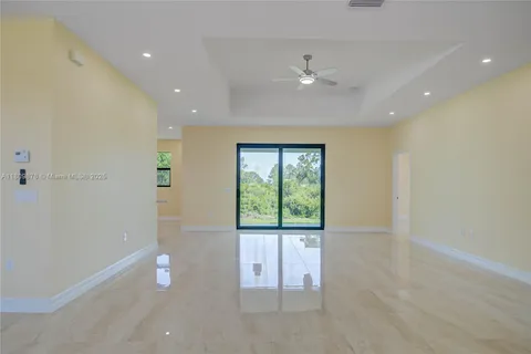 637 CARDINAL  STREET  E, Lehigh Acres FL 33974