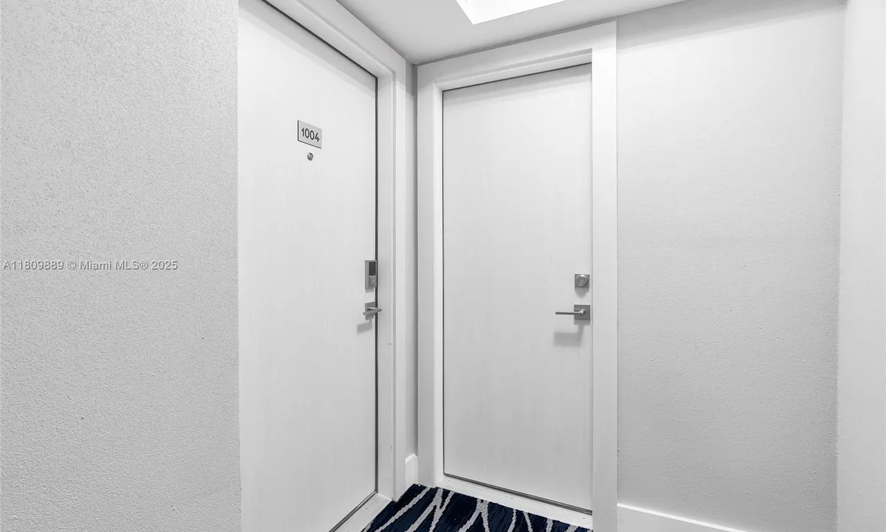1904 S Ocean Dr # 1004, Hallandale Beach FL 33009