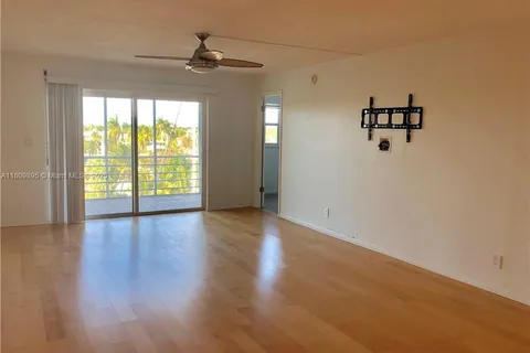 1617 SE 15th St # 504, Fort Lauderdale FL 33316