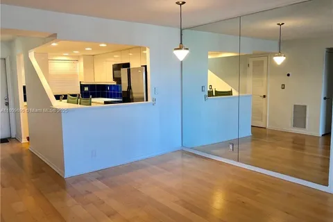 1617 SE 15th St # 504, Fort Lauderdale FL 33316