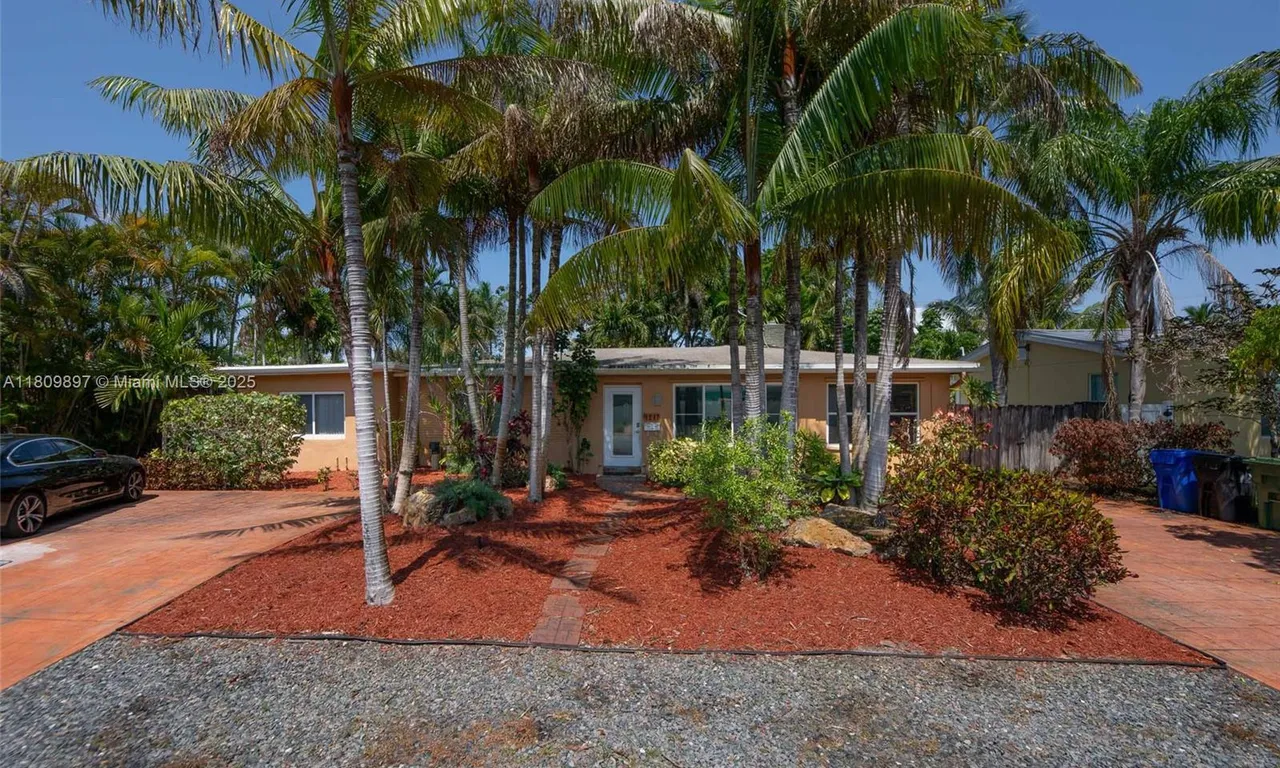1215-1217 NE 16th Ave, Fort Lauderdale FL 33304