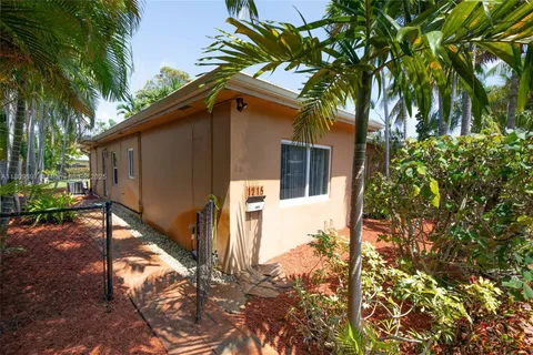 1215-1217 NE 16th Ave, Fort Lauderdale FL 33304