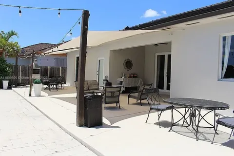 16272 SW 42nd Ter, Miami FL 33185