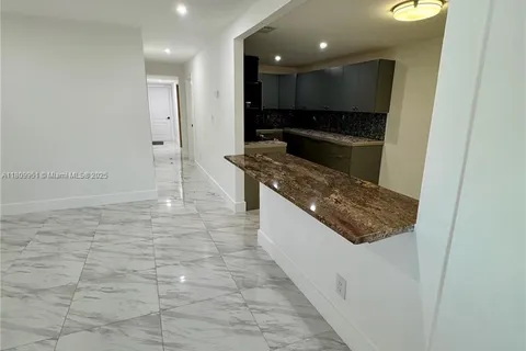 2326 NW 59th St, Miami FL 33142