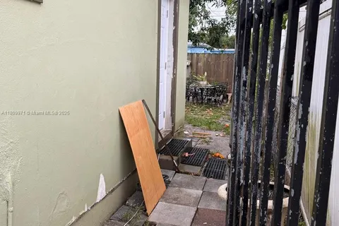2010 NW 55th Ter # 2, Miami FL 33142
