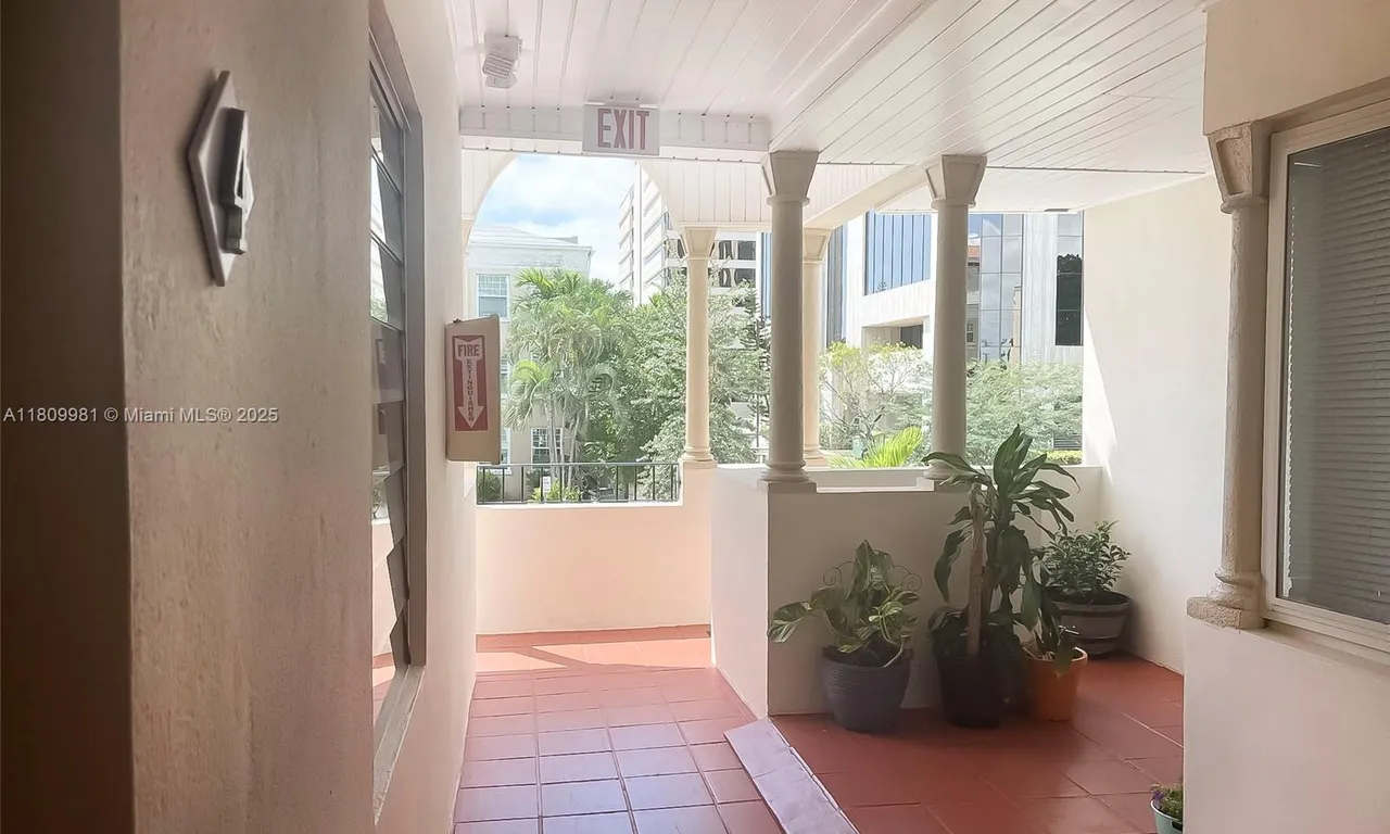131 Antiquera Ave # 3, Coral Gables FL 33134