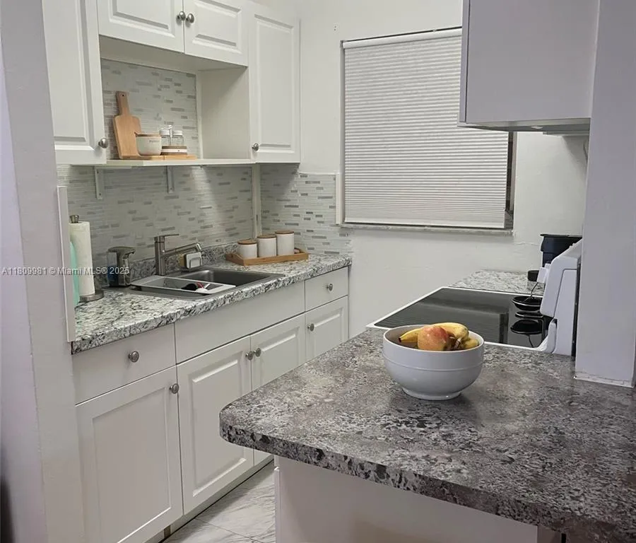 131 Antiquera Ave # 4, Coral Gables FL 33134