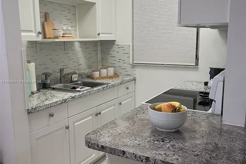 131 Antiquera Ave # 4, Coral Gables FL 33134