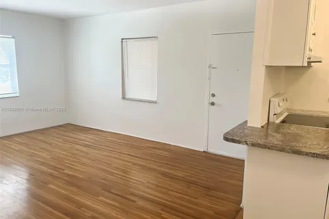131 Antiquera Ave # 4, Coral Gables FL 33134