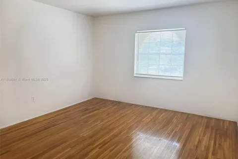 131 Antiquera Ave # 4, Coral Gables FL 33134