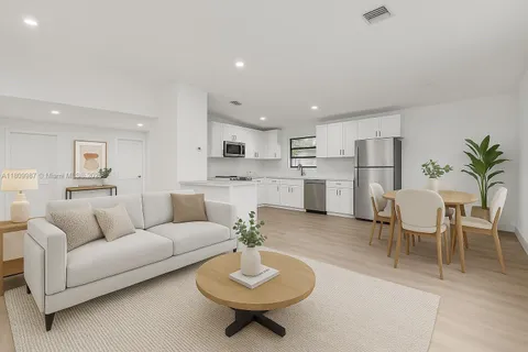 235 SW 3rd Ct, Deerfield Beach FL 33441