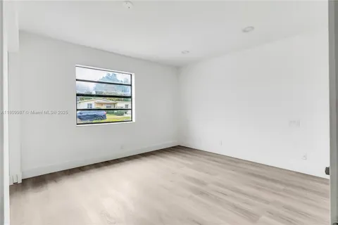 235 SW 3rd Ct, Deerfield Beach FL 33441