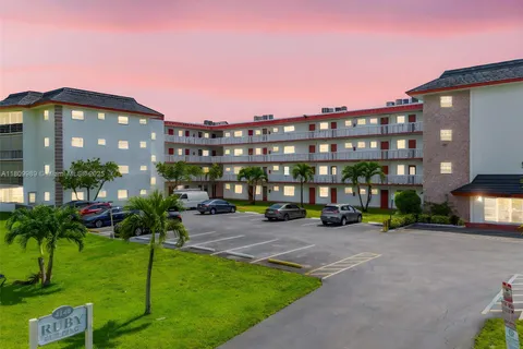 4140 NW 44th Ave # 114, Lauderdale Lakes FL 33319