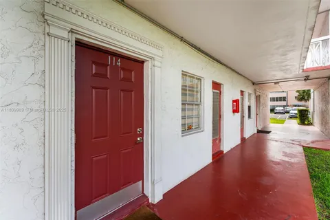 4140 NW 44th Ave # 114, Lauderdale Lakes FL 33319