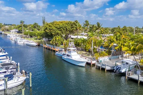 2740 NE 16th St, Pompano Beach FL 33062