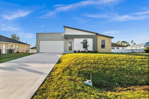 2814 NW 5th Ter, Cape Coral FL 33993