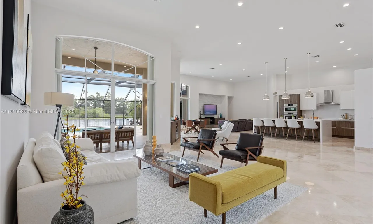146 Dockside Cir, Weston FL 33327