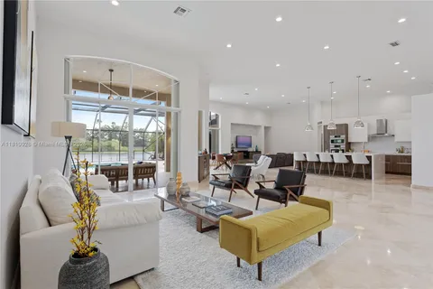 146 Dockside Cir, Weston FL 33327