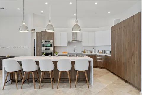 146 Dockside Cir, Weston FL 33327