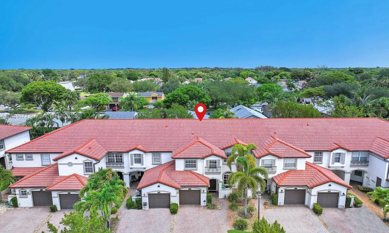 9741 Darlington Pl, Cooper City FL 33328