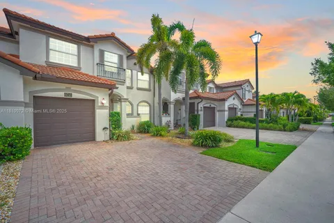 9741 Darlington Pl, Cooper City FL 33328