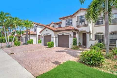 9741 Darlington Pl, Cooper City FL 33328