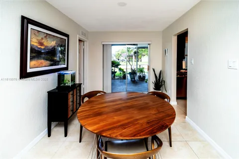 5710 NW 73rd Ave, Tamarac FL 33321