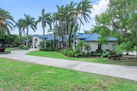 15960 SW 250th St, Homestead FL 33031