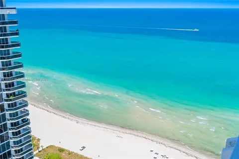 4775 Collins Ave, Miami Beach FL 33140