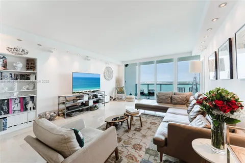 1331 Brickell Bay Dr # 2805, Miami FL 33131