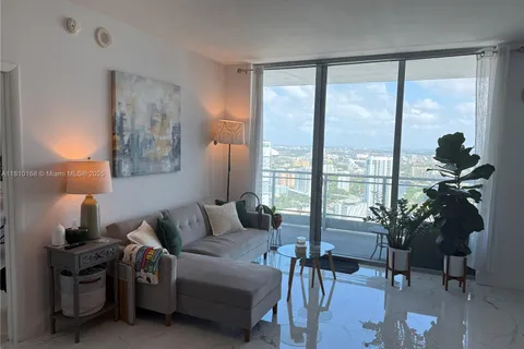 90 SW 3rd St # 4007, Miami FL 33130