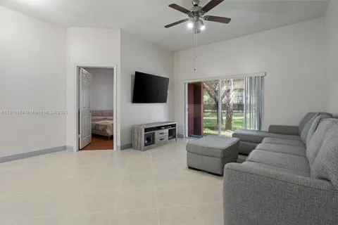 3340 Palomino Dr # 2, Davie FL 33024