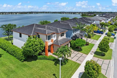 9145 NW 154th Ter, Miami Lakes FL 33018