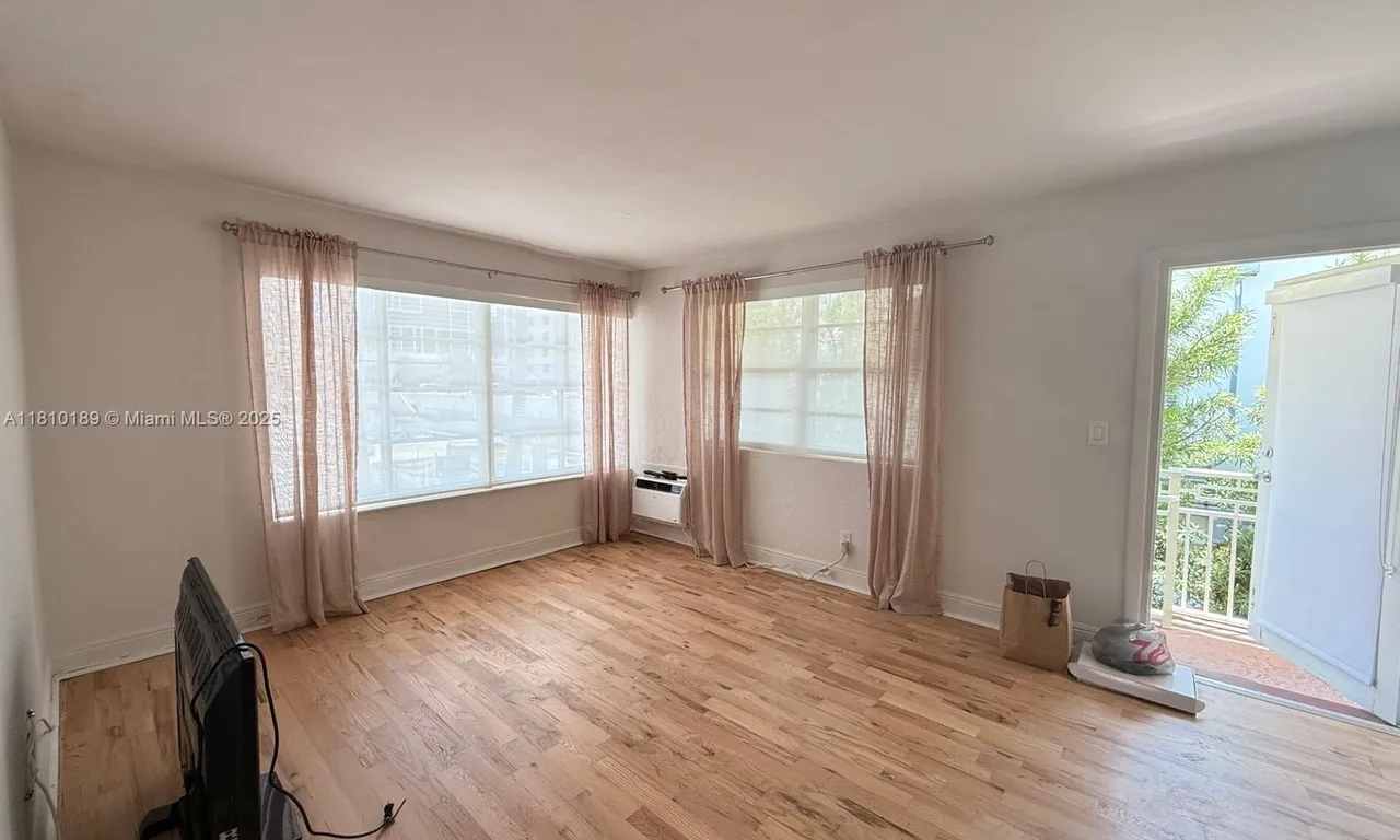 6944 Byron Ave # 9, Miami Beach FL 33141