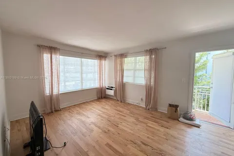 6944 Byron Ave # 9, Miami Beach FL 33141