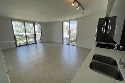 31 SE 6th St # 1402, Miami FL 33131