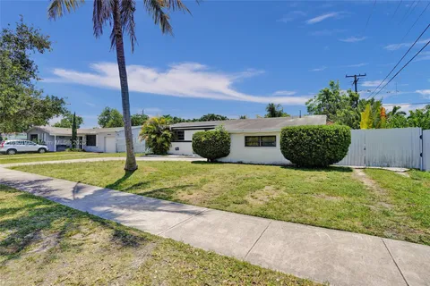 9910 Bahama Dr, Cutler Bay FL 33189