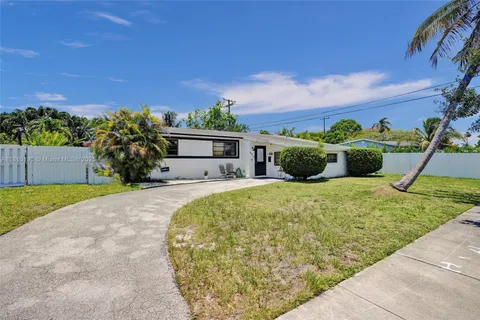 9910 Bahama Dr, Cutler Bay FL 33189