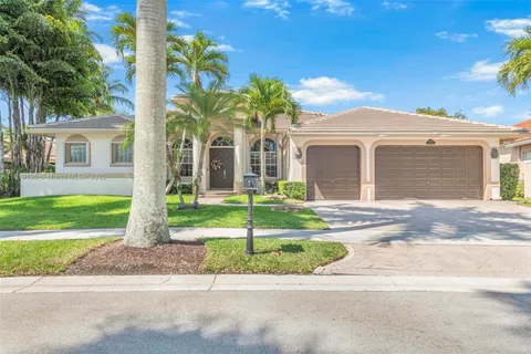 2539 Eagle Run Dr, Weston FL 33327