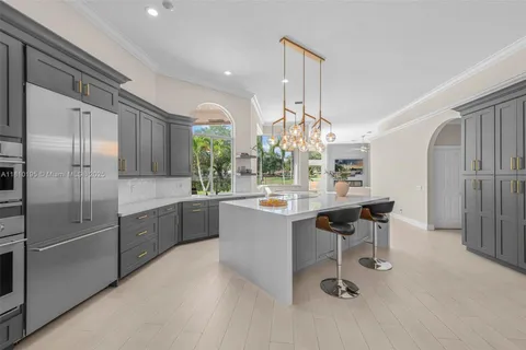 2539 Eagle Run Dr, Weston FL 33327