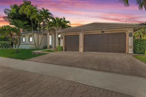 2539 Eagle Run Dr, Weston FL 33327