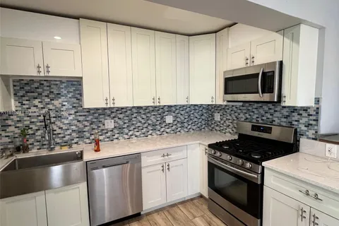 9615 Dominican Dr, Cutler Bay FL 33189